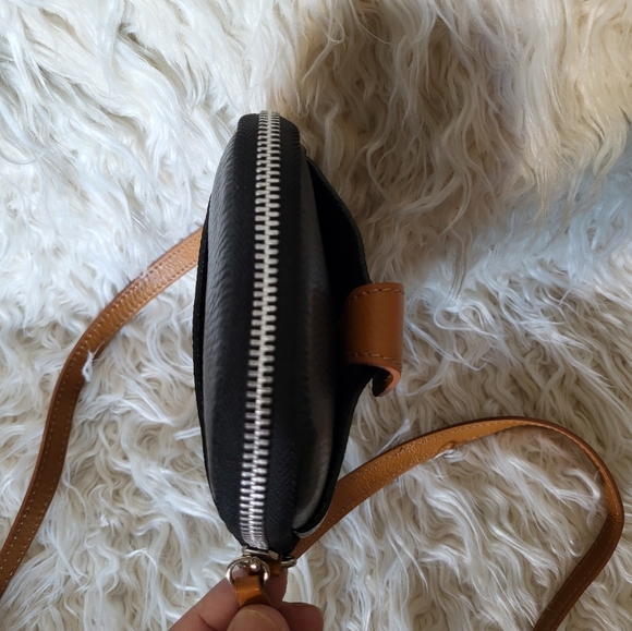 Divina Firenze Crossbody Italian Made Leather Black and Tan Small Bag - Picture 6 of 16